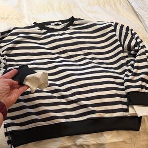 Chic Black and White Striped Women's Long Sleeve Top